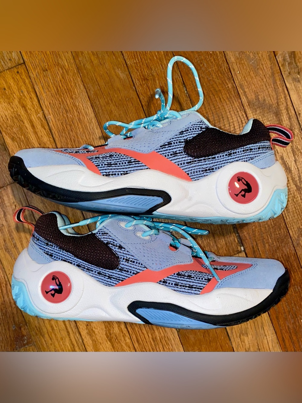 Shaq RAQ Low-Top Basketball Shoes in Light Blue & Orange